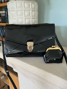 Liz Claiborne Vintage Black Faux Patent Crossbody Bag Mirror Coin Purse NWT